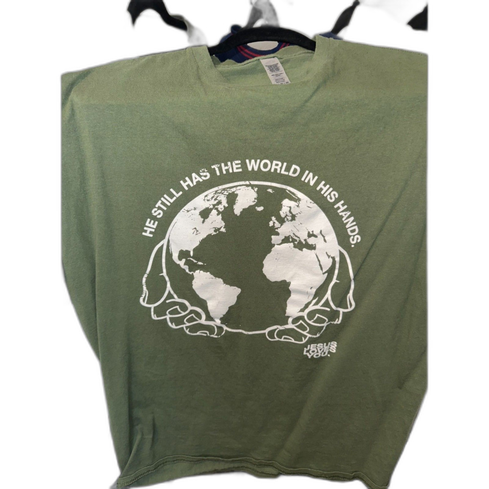 Green Christian Men's XL Tee Shirt Jesus Loves You God World Hands Extra Large